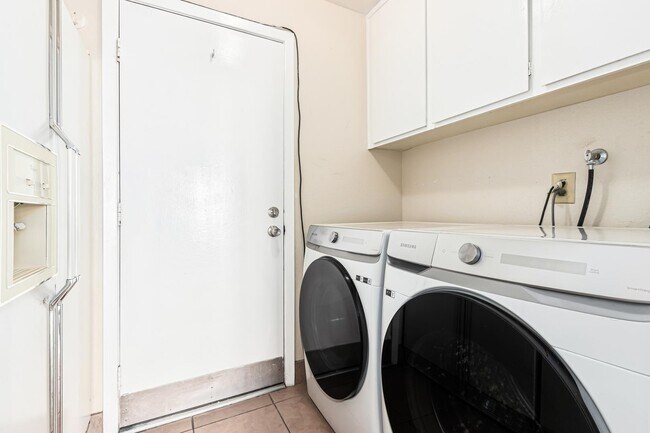 Building Photo - 11451 S Mohave St