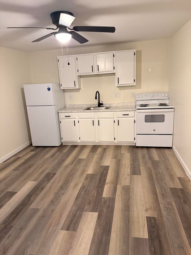 Building Photo - 623 Boston Pl