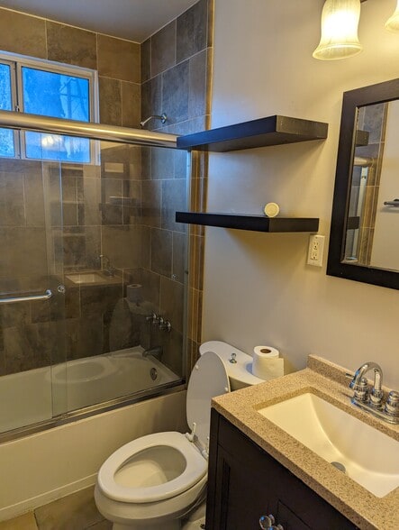 Building Photo - 16045 Leadwell St