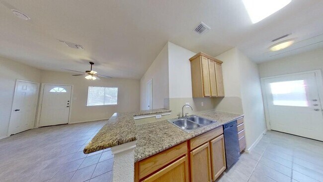 Building Photo - 627 Luther Dr