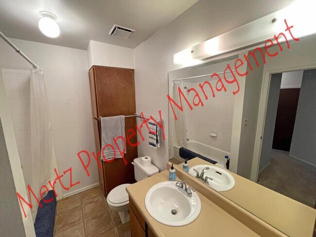 Building Photo - 4855 Bluestem Dr.