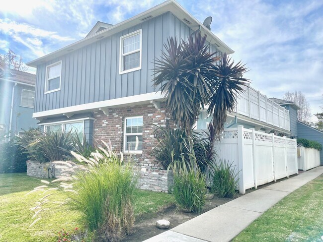 Primary Photo - 4551 Hazeltine Ave