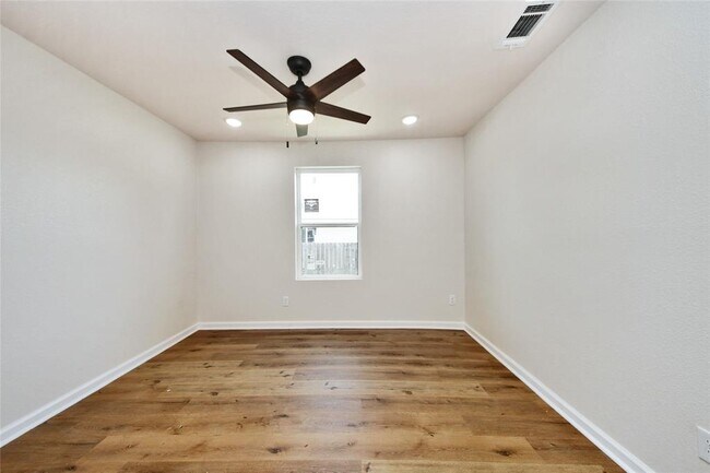 Building Photo - 2804 Bringhurst St
