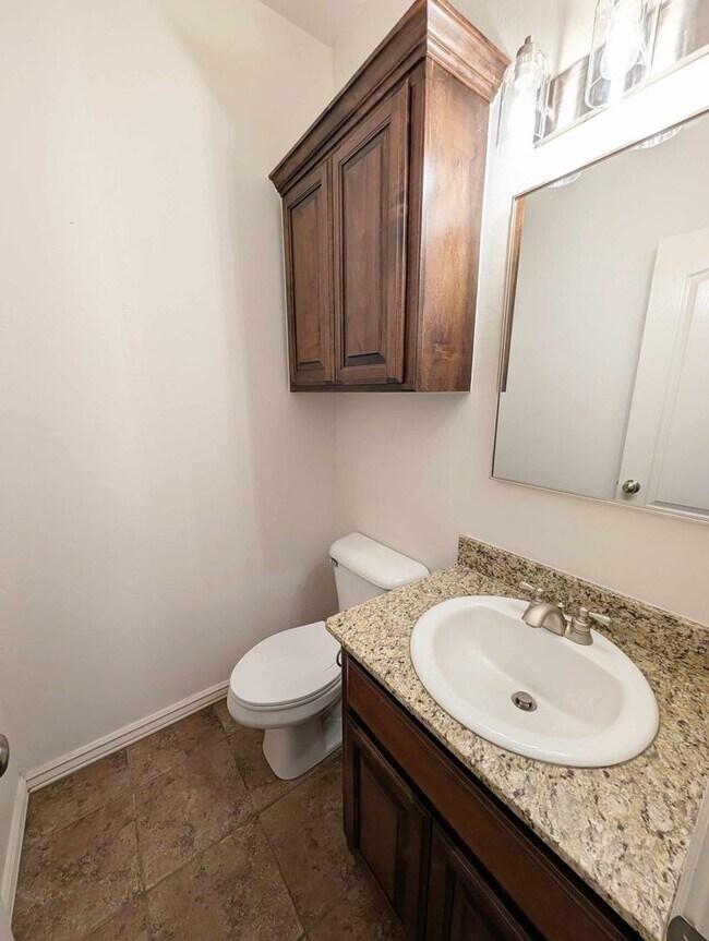 Building Photo - Three Bedroom Plus Study in Edmond