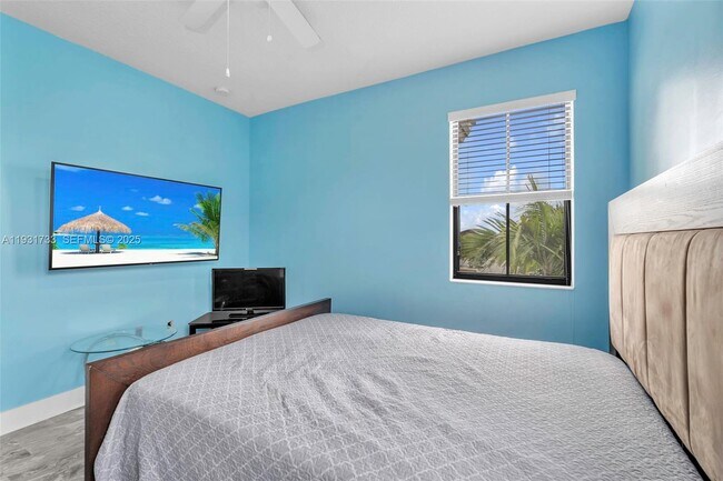 Building Photo - 9712 W 34th Ln