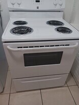 Building Photo - 5501 SW 32nd Ct