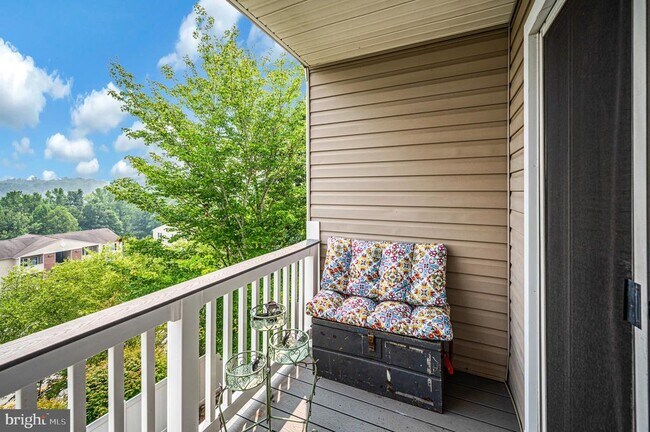 Building Photo - 75 Fern Oak Cir