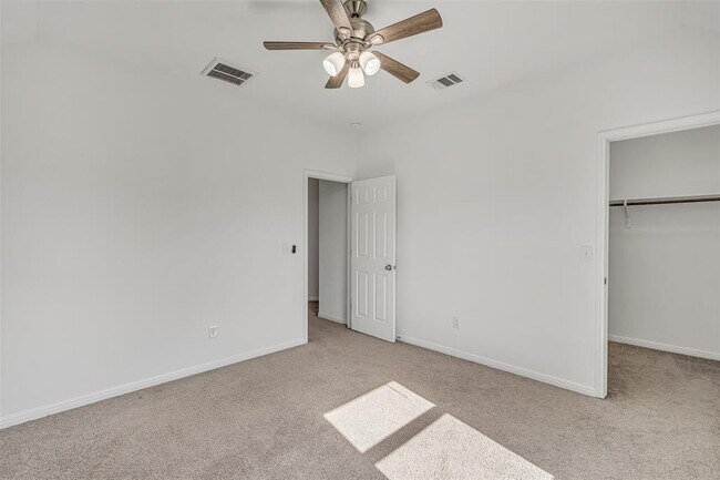 Building Photo - 620 Little Draw Ln