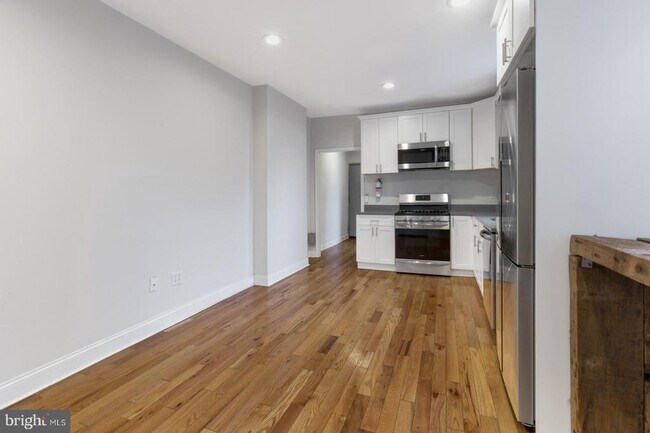 Building Photo - 1302 N 19th St