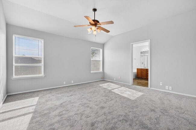 Building Photo - 2545 Prospect Hill Dr