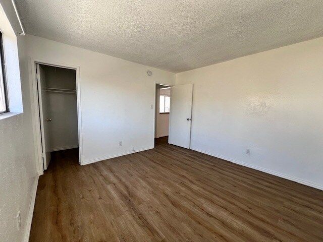 Building Photo - 1825 Tamarind Ave