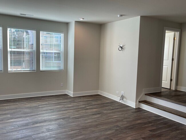 Building Photo - Beautiful Three Story Townhouse in Aria at the Park!