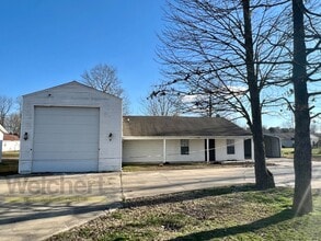 Building Photo - 4 bedroom on a dead end