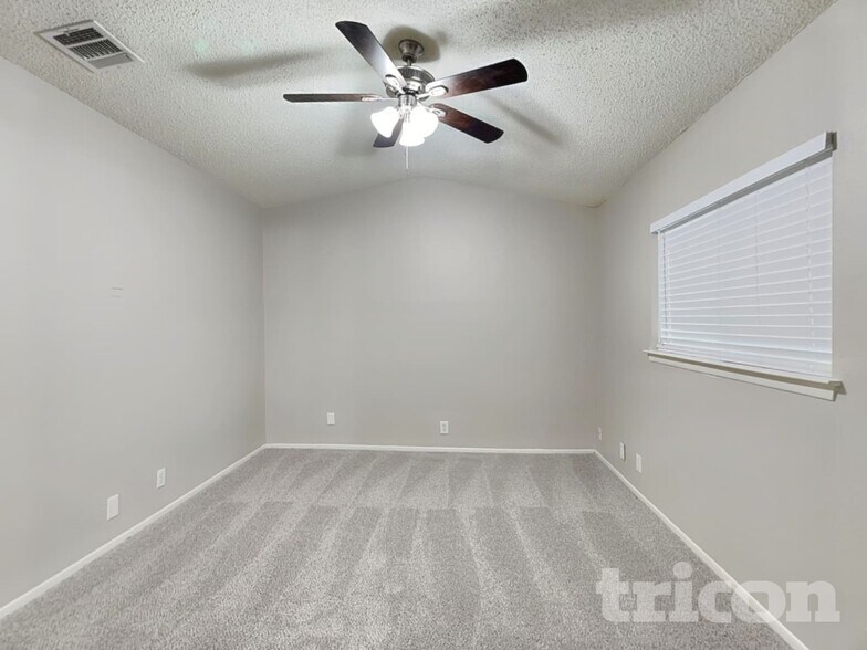 Building Photo - 9506 Sugarloaf Dr