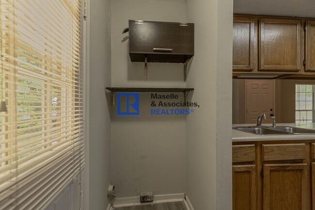 Building Photo - 3 Bed/2 Bath Home in Brandon
