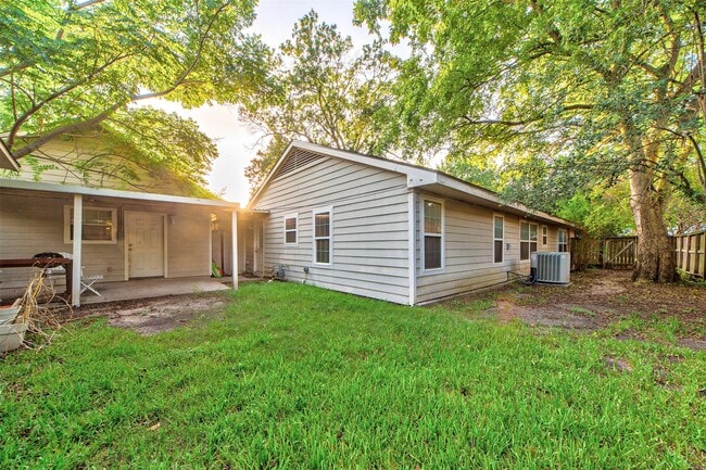 Building Photo - 3023 Conway St