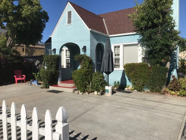 Building Photo - 3530 Helms Ave