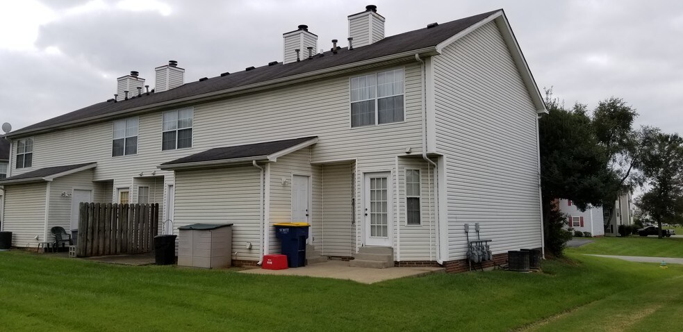 Building Photo - 140 Bright St