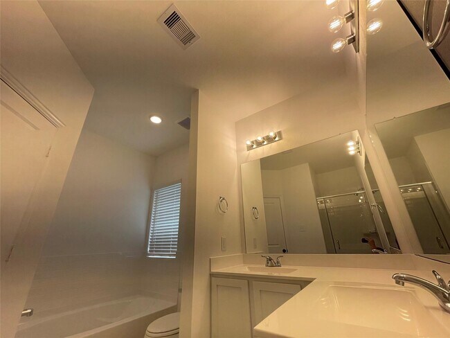 Building Photo - 22231 Cortona Gln Dr