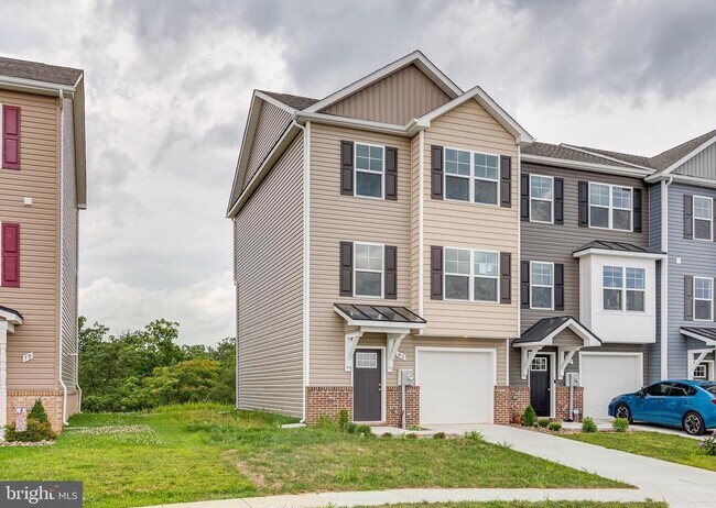 Building Photo - 85 Moses Dr
