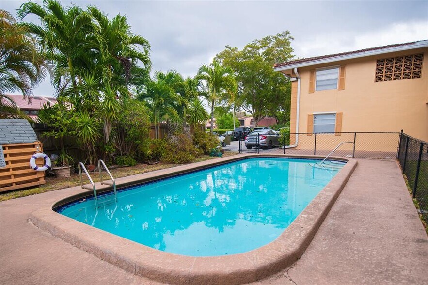 Building Photo - 8704 NW 35th St