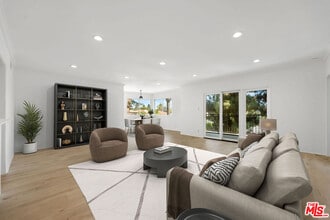 Building Photo - 222 7th St