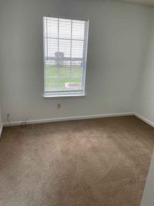 Building Photo - 98 Andrea Dr