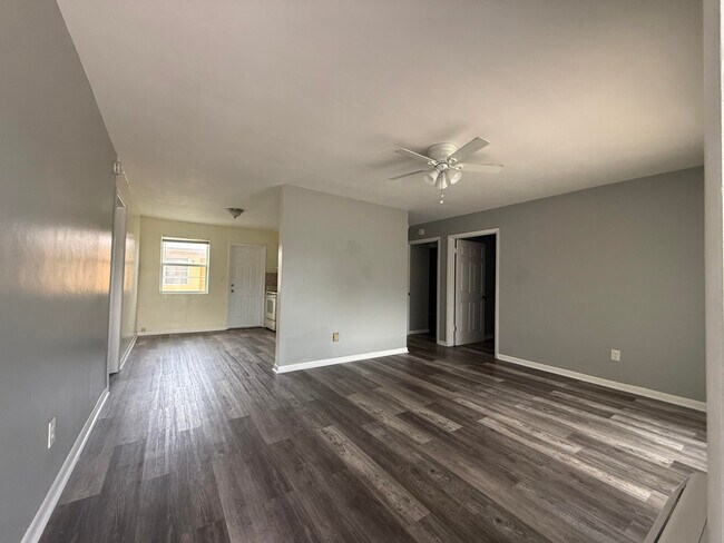 Building Photo - 4109 SW 24th St