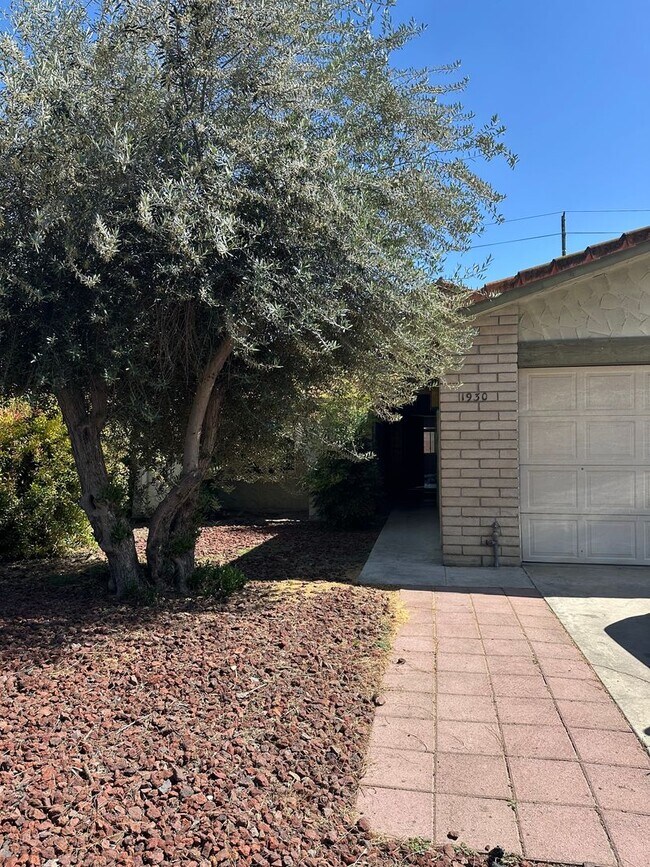 Primary Photo - Great home centrally located