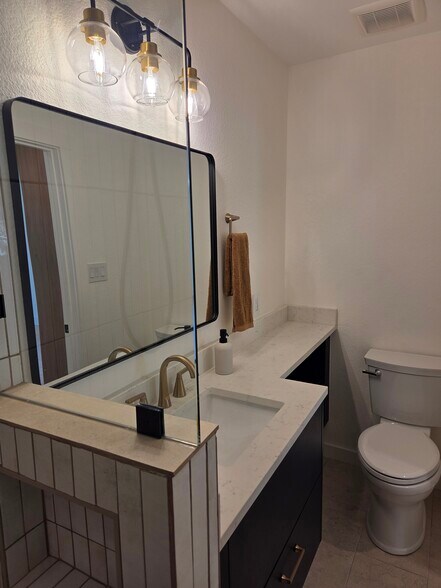 Custom countertops - 10717 Deer Canyon Rd