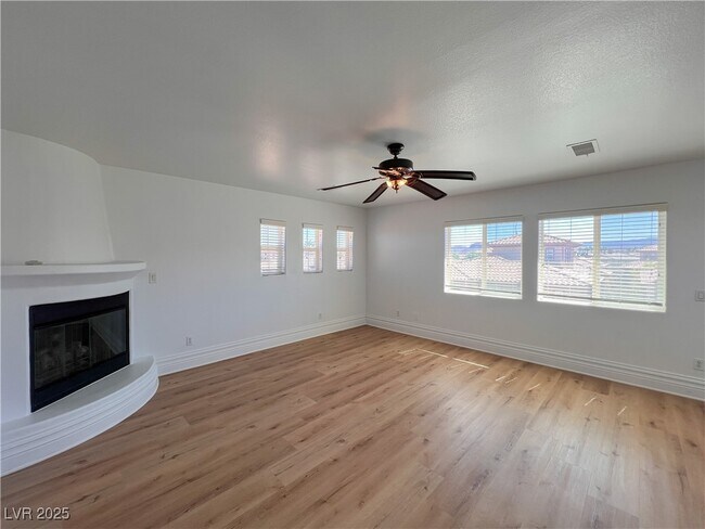 Building Photo - 599 Center Green Dr