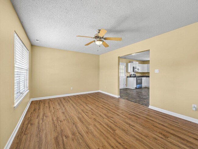 Building Photo - 402 McFall Ct