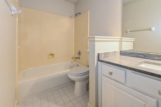 Building Photo - 7073 Gleneagles Dr