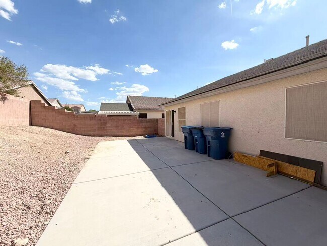 Building Photo - 2732 Echo Springs St