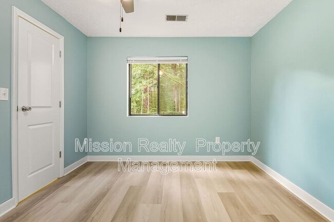 Building Photo - 2104 Turtle Run Dr
