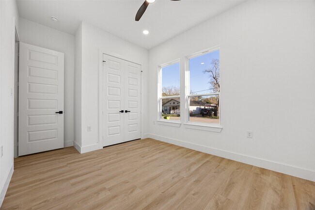 Building Photo - 610 Lettie St