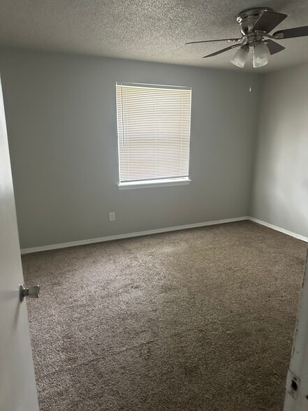 Main bedroom - 4008 SE 46th St