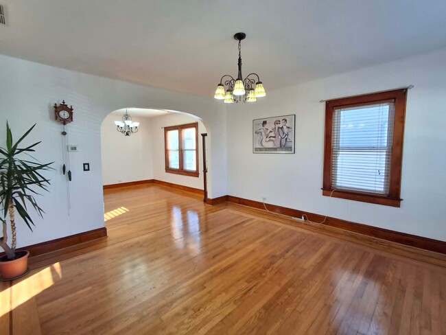 Building Photo - 180 N Broadway