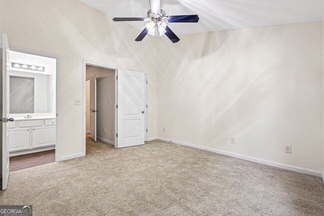 Building Photo - 558 Woodland Park Terrace