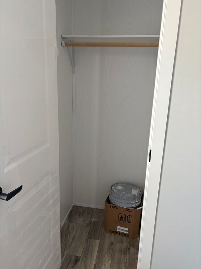 Building Photo - 127 Hubert Blvd