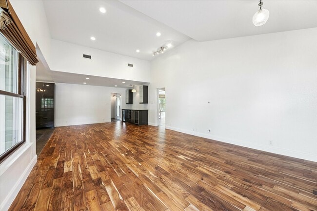 Building Photo - 1106 Fairmount Ave