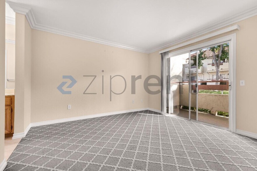 Building Photo - Unit 22