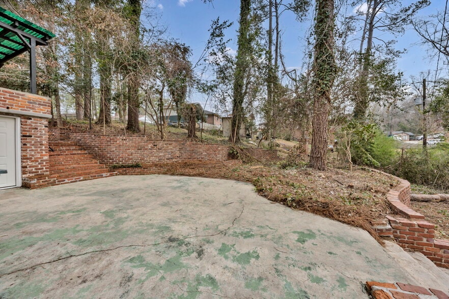 Building Photo - 842 Delverton Rd