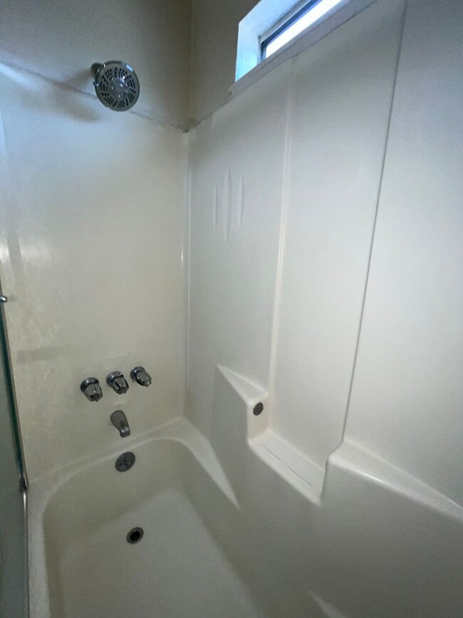 Building Photo - 3182