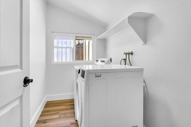 Building Photo - Beautiful single family home in Rancho Penasquitos! Available immediately!