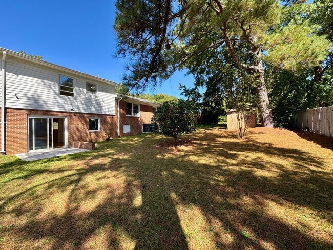 Building Photo - 1089 Torrey Dr