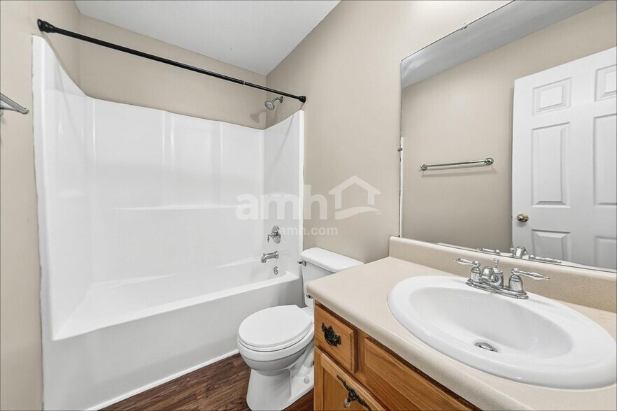 Building Photo - 4417 Oakbank Ln