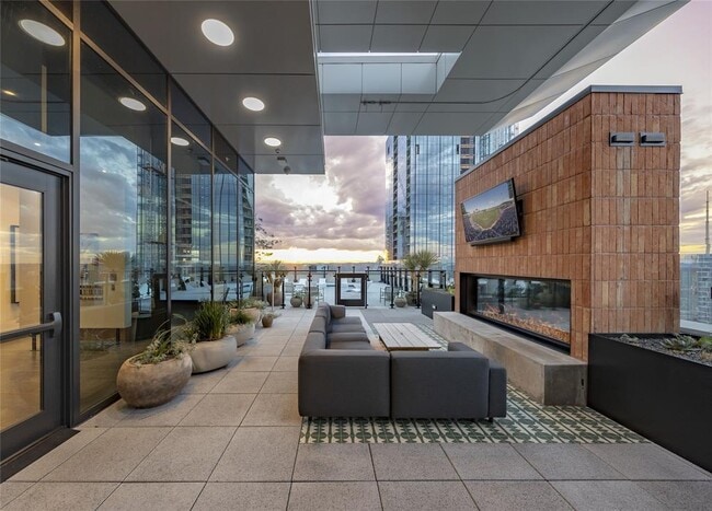 Building Photo - 84 East Ave