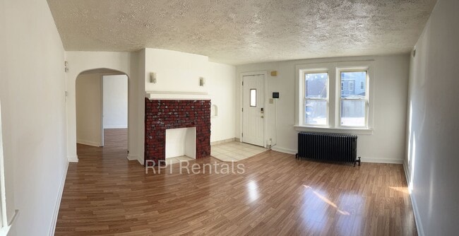 Primary Photo - 1010 Hansen St