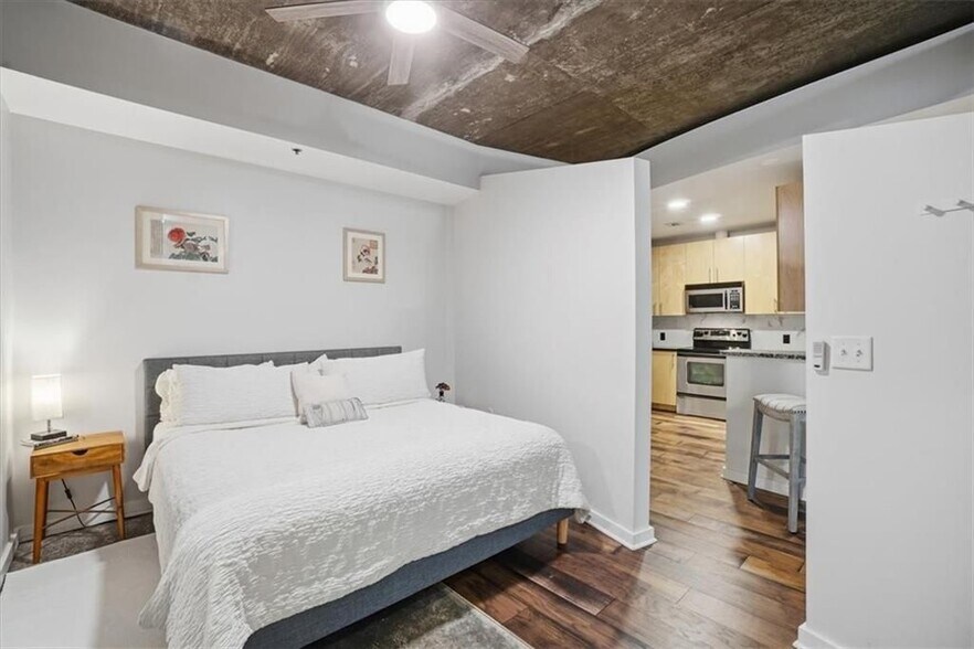 Building Photo - 923 Peachtree St NE